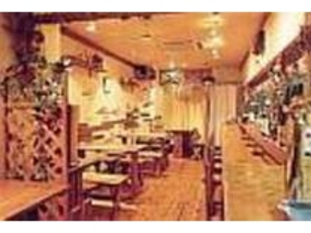 店内は、木の温もりが感じられ心地よい_洋風創菜Cooh