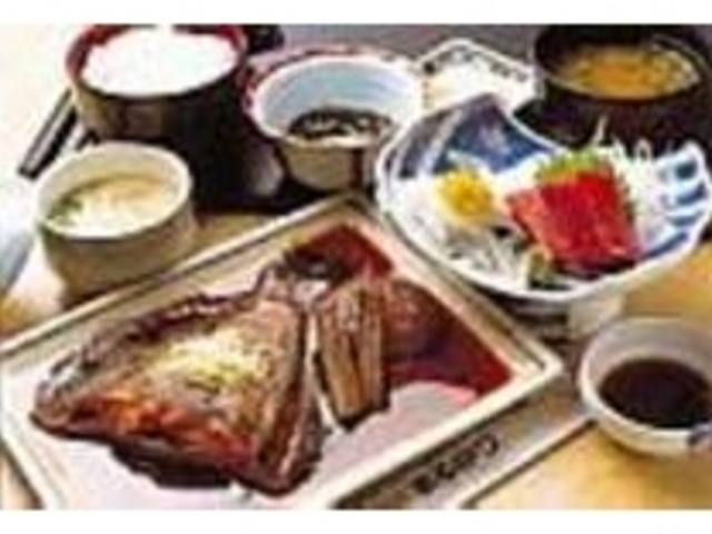 『かれいの煮付け』はエンガワに旨みが凝縮_レストランまるかつ ら・ら・ミュウ店
