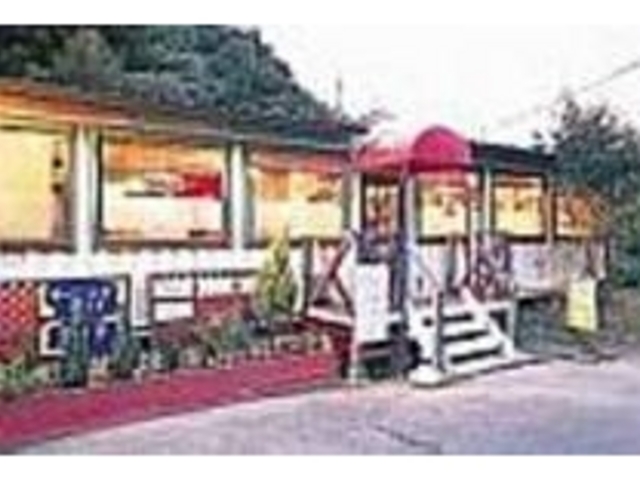 赤いルーフが可愛い、地元客が集う穴場店_洋風食堂 DINER TOCCO2
