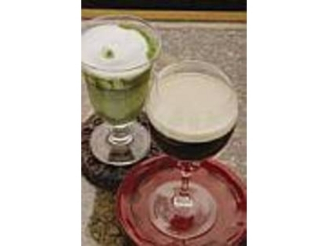 『ハリスの夢』と濃いめにたてた抹茶のラテ_可否館
