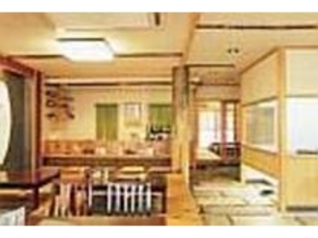 純和風の、落ち着いた雰囲気の店内_手打ちそば処 みな川