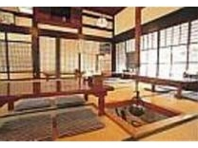 囲炉裏など、懐かしさと温もりが漂う店内_御宿 せきがわ