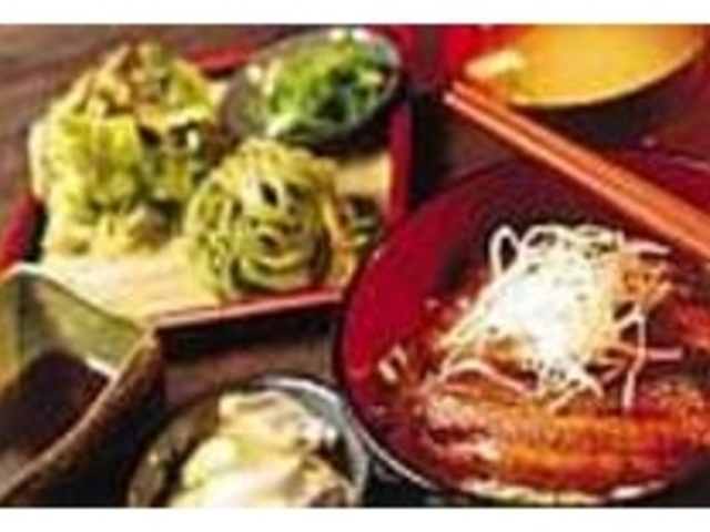 『豚のやわらか煮のっけ御飯』(手前)_土古家