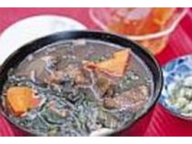 牛肉などを10時間も煮込んだ『薬草汁』_健康長寿食 オルヒナ
