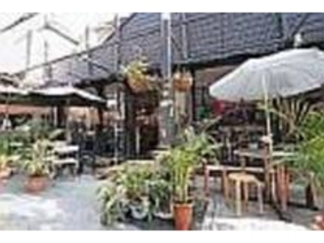 風が気持ちいいテラス席でも味わえる_琉球料理 あかさたな