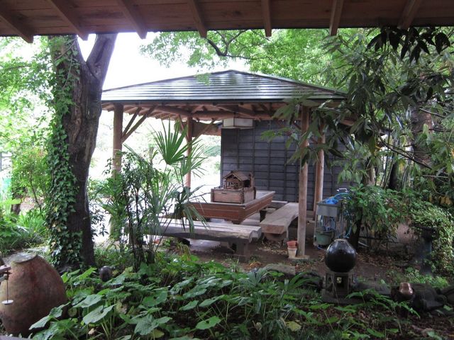 陶芸教室前の東屋_苅田郷