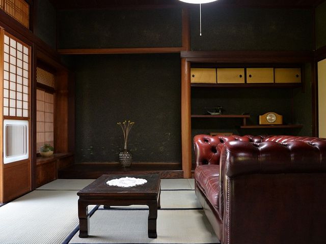ソファーに座ってゆっくり庭を眺めて過ごしませんか?_京都田舎暮らし体験古民家