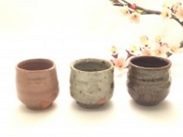 「くにたち桜焼」ぐいのみ
*くにたち桜焼:釉薬に国立で伐採された桜の灰を利用した陶芸作品_陶芸教室 くにたち自游工房