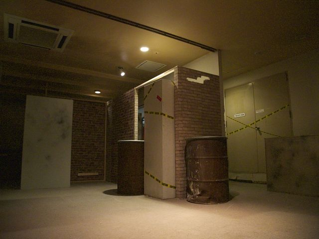 スタジオB「LOST」薄暗い感じが、最高に刺激的!_ブレイブポイント江坂店