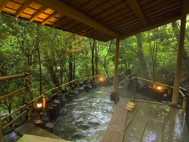 みどりの宿 萬松閣【殿方露天風呂】天然温泉100%!みどりの自然に包まれて至福のご入浴タイムをどうぞ_みどりの宿 萬松閣