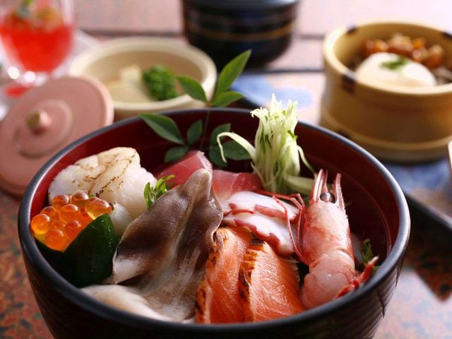 ★思い立ったらお気軽に♪海の幸が満載日帰りランチ【海鮮丼定食】イメージ_みどりの宿 萬松閣