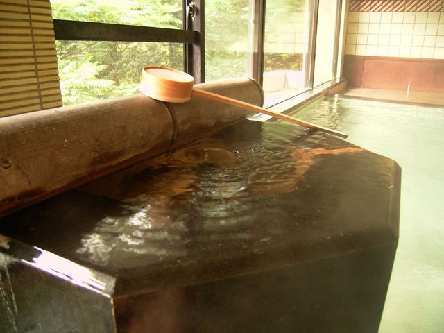 みどりの宿 萬松閣【大浴場・飲泉コーナー】便秘などにも効果あり。食前に少量を噛むようにお試し下さいませ。_みどりの宿 萬松閣