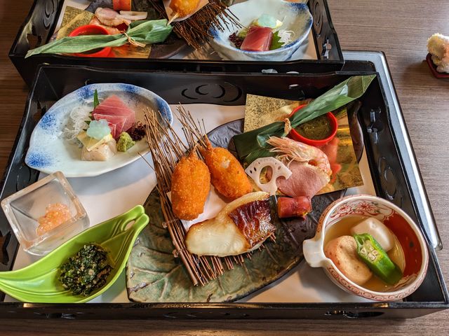 箱根湯本 10種類の源泉湯めぐりと創作懐石 花紋