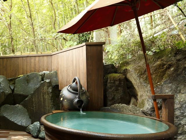 箱根湯本 10種類の源泉湯めぐりと創作懐石 花紋