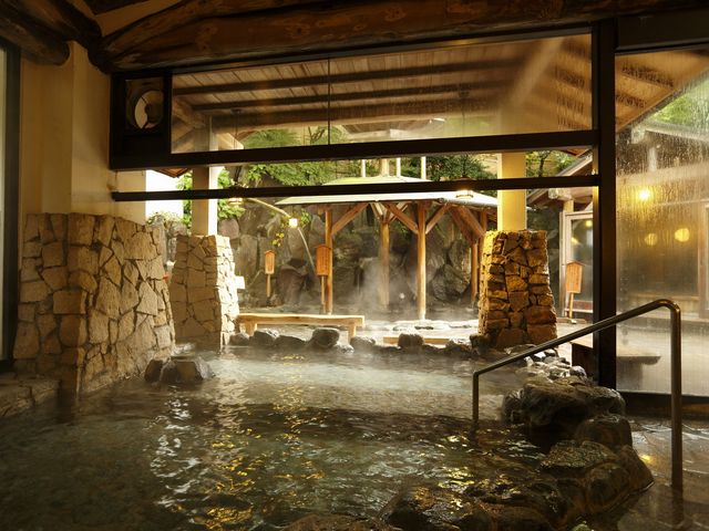 箱根湯本 10種類の源泉湯めぐりと創作懐石 花紋