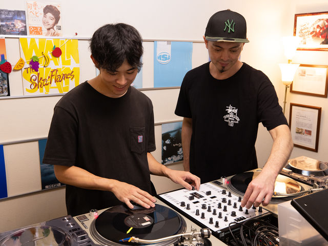 DJ歴27年のプロ講師によるマンツーマンレッスン制。ひとりひとりのペースを大事に考えたレッスンを行なっております。_VIBESRECORDS DJ教室