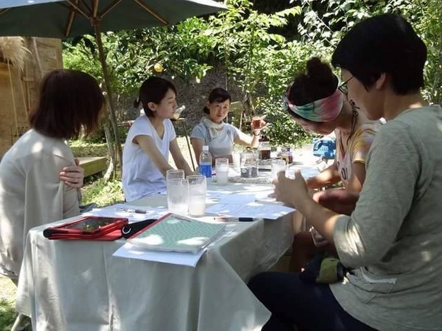 時には屋外でハーブを楽しみながら!東京では体験できない楽しさでお迎え致します_ヴィーナース メディカルハーブラボ 九十九里校