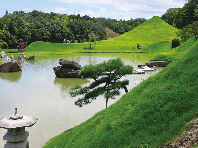 仙石湖から仙石富士を望む_仙石庭園