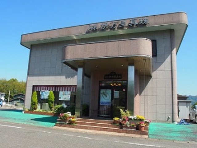 店舗外観です。駐車場もございます。_伊万里真珠