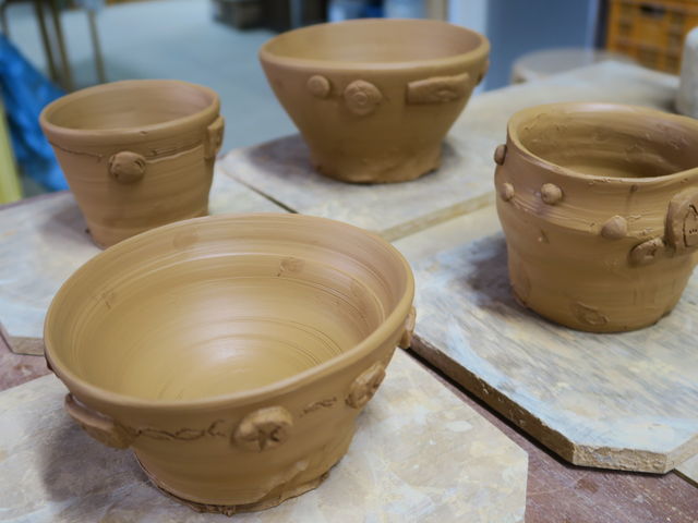 模様が付けられます_風炎窯アクティブアーチ陶芸倶楽部