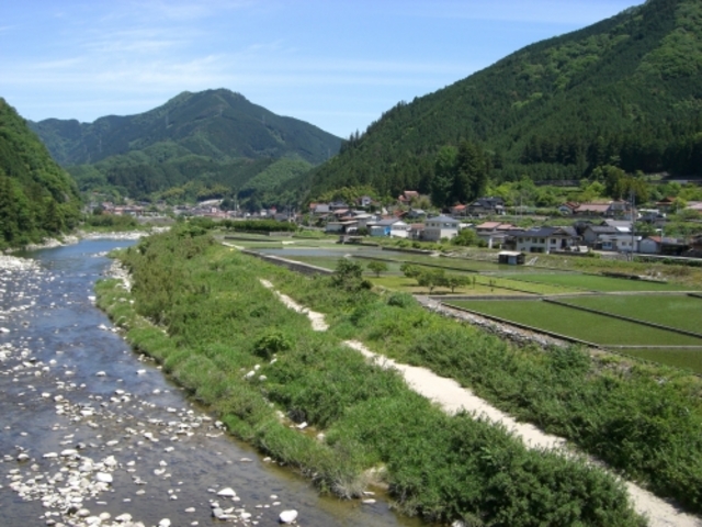 工房北側・太田川_風炎窯アクティブアーチ陶芸倶楽部