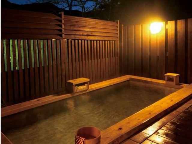 【桜館】「陽の湯」の露天風呂_大江戸温泉物語 鹿教湯温泉 鹿教湯