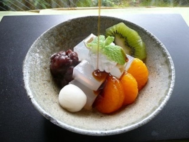 名水仕込みの手作り寒天で作るあんみつ。夏季限定提供※プランによるお食事予約の際は季節問わず提供あり。_ホテル一乃館
