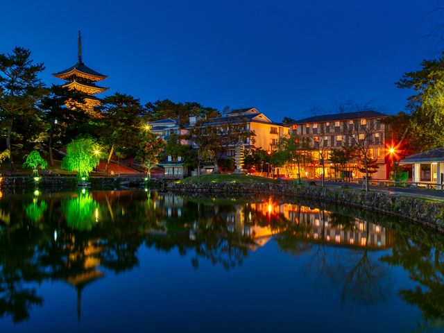 近鉄奈良駅より徒歩7分
猿沢池の畔、興福寺が目の前に。_SETRE NARAMACHI(セトレ ならまち)