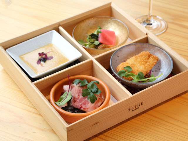 奈良尽くしのランチ、サイドバイキングとソフトドリンクフリー_SETRE NARAMACHI(セトレ ならまち)
