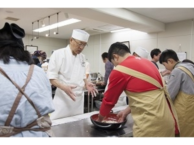 そば打ち体験シーン_京都有喜蕎心流そば打ち塾