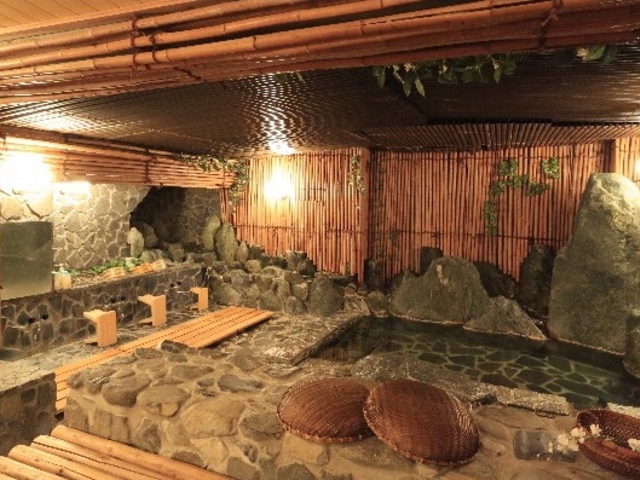 薬王湯(夢酔庵)
貸切家族風呂 かけ流し_元禄旅籠 油屋