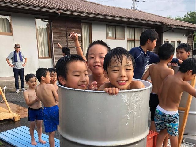 元小学校の敷地や周辺の自然や文化を取り入れた様々な体験プログラム_星ノシタノゲストハウス