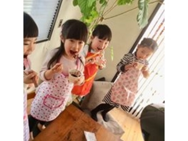 親子レッスンの様子_&MANDO料理教室