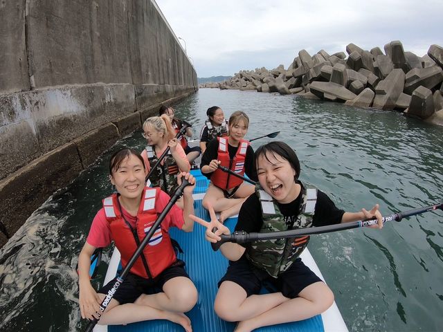 クラスメイトとモンスターサップ体験_SUP GUIDE KAMOGAWA