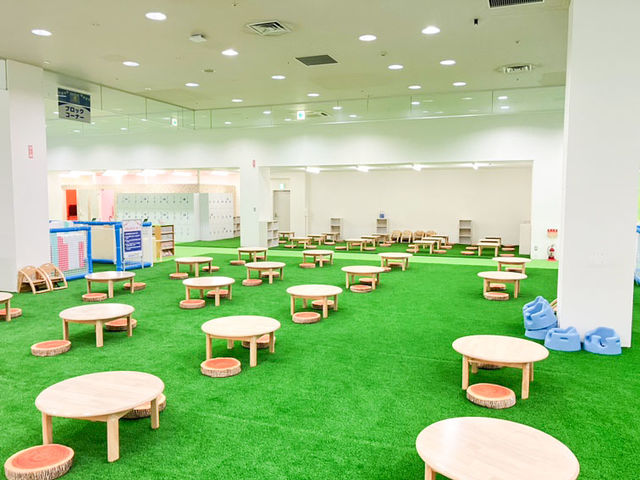 受付後の出入り自由、飲食持ち込み自由、保護者様(お父さんお母さん)の交代も自由です。_キッズユーエスランド 札幌厚別店