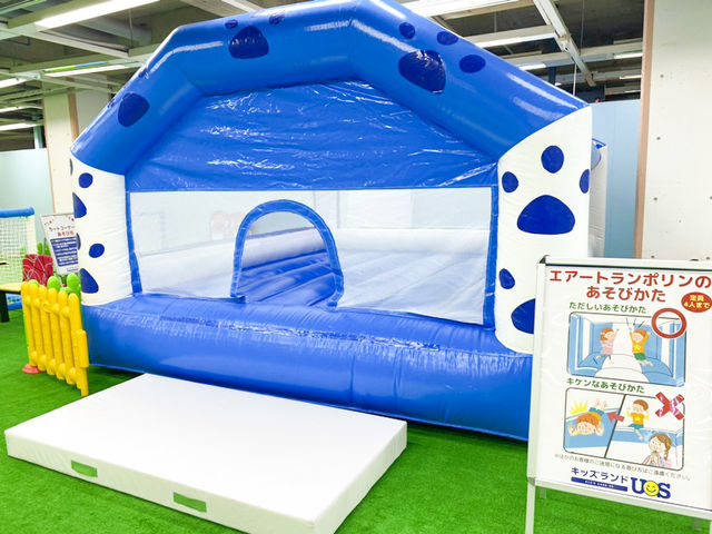 キッズランドUSのスーパージャングルジムや滑り台やボールプール、フワフワなエア遊具等々、室内アスレチックでとっても楽しい!_キッズユーエスランド 京都八幡店