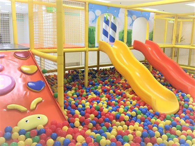 大人気スーパージャングルジム、室内アスレチックをはじめ、ボールプールにトランポリン、ふわふわ遊具、他にもたくさんの楽しい遊びが!_キッズユーエスランド 愛知大口店
