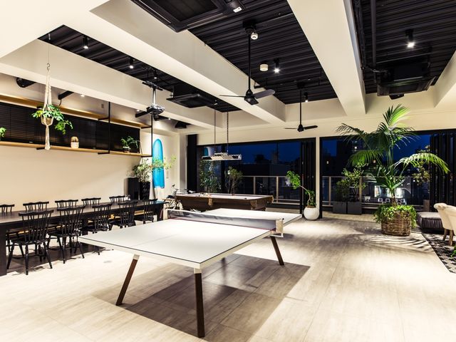 H HOTEL