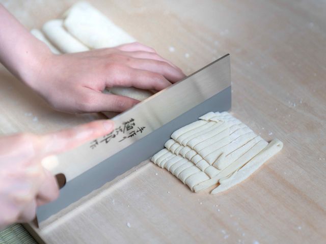 うどんのコシの強さ、麺の太さをどうするか、細心の注意を払います。_手作りうどん