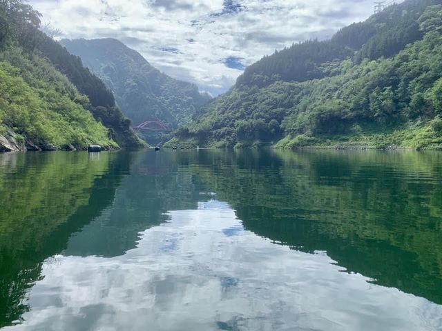 湖上で自然とひとつになる_カナディアンカヌークラブBencher