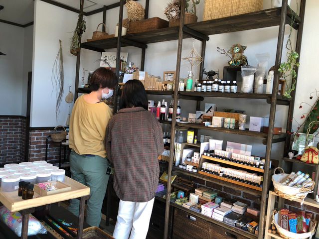 アロマ、ハーブ、お香を取り揃えています。_HERBALGUIDE