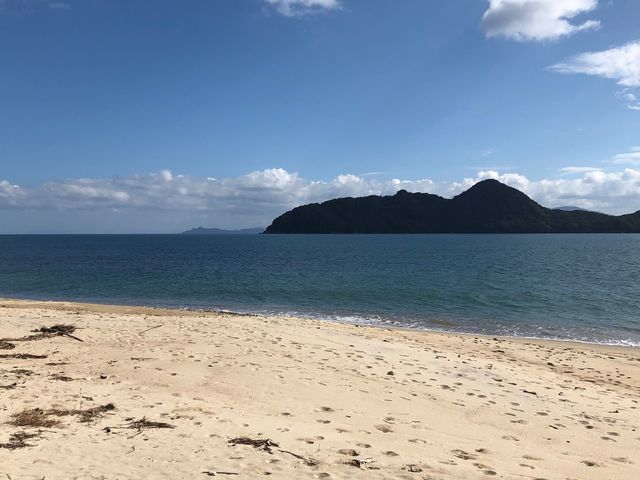 少し歩くとプライベートビーチのような砂浜に!_嬉楽創