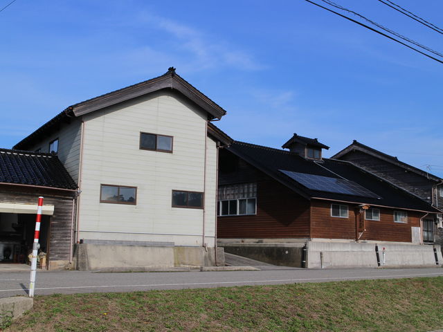 蔵見学場所の外観。通り過ぎにご注意ください。_カネヨ醤油 蔵見学
