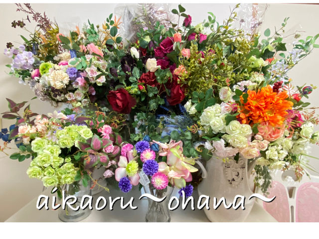 当教室は、お花が種類別に分けて常に飾ってあり、好きな花を購入することもできます(アーティフィシャルフラワー)_愛香る〜Ohana〜