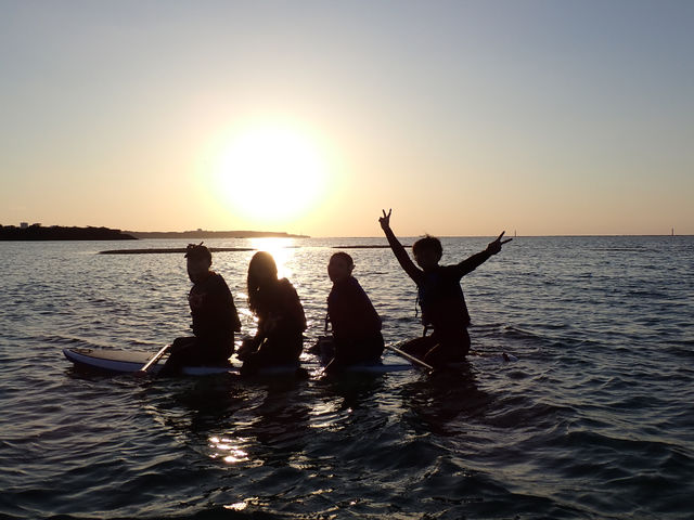 大切なご友人とサンセットタイム。_Ehku Sup Okinawa