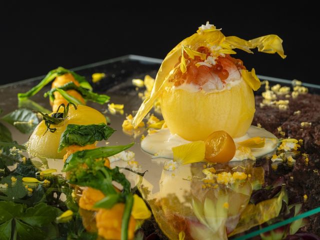 北海道産トマト カニとアボカドのファルス 春野菜 春の香草風味_シャレ−アイビーヒラフ スノーキャッスル