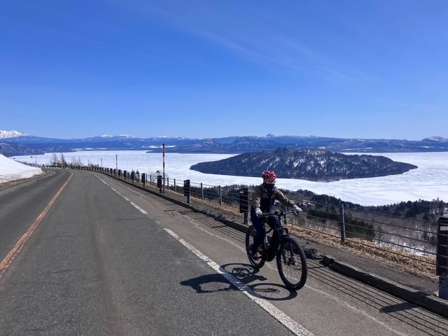 電動アシスト付き自転車なので美幌峠の上り坂も楽ちん♪_ノーンビリー E-BIKE TOUR