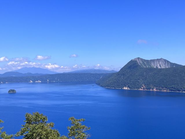 天気が良ければ真っ青な「摩周ブルー」に出会えます♪_ノーンビリー E-BIKE TOUR