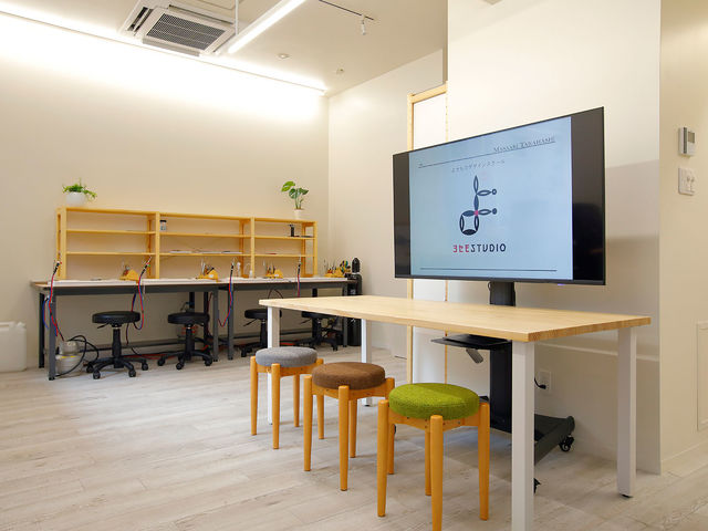 教室内は明るい雰囲気。ゆったり製作にうちこめます。_ヨセモSTUDIO