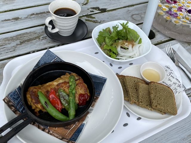オープンカフェで_果実農園 カインの里